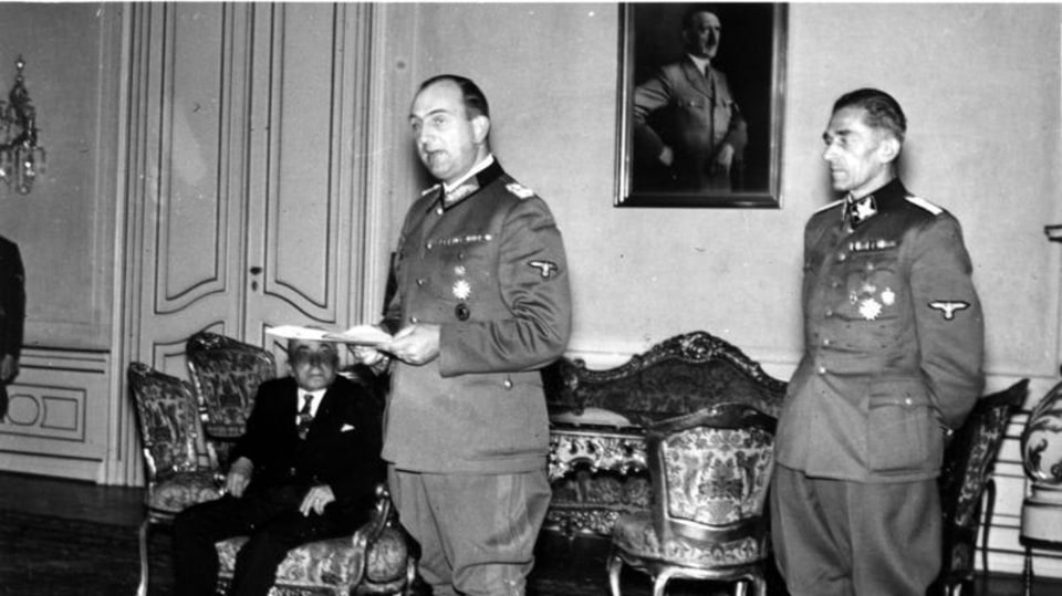 K. H. Frank v Praze (napravo)